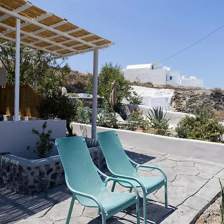Okeanos 3, Sea & Garden View * Foinikia (Santorini)