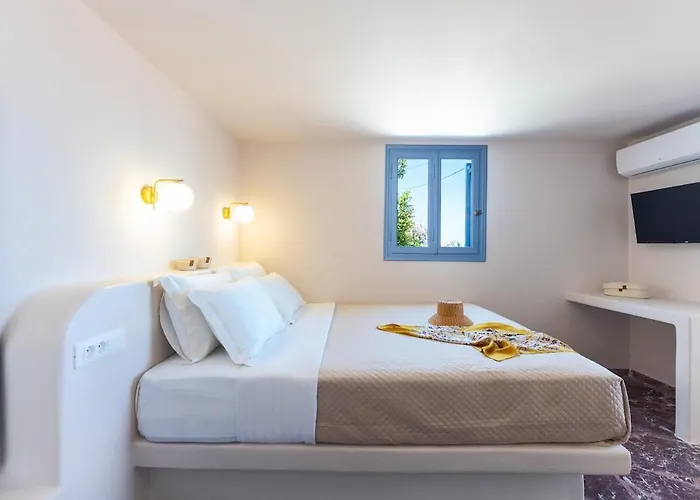 Okeanos 3, Sea & Garden View * Foinikiá