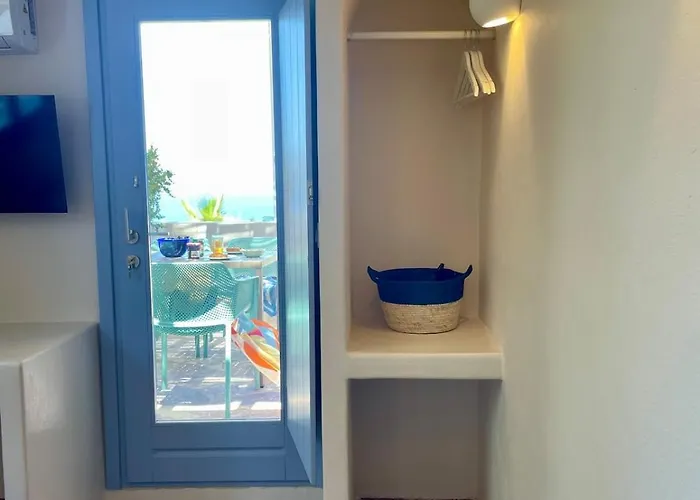 Okeanos 3, Sea & Garden View Foinikiá