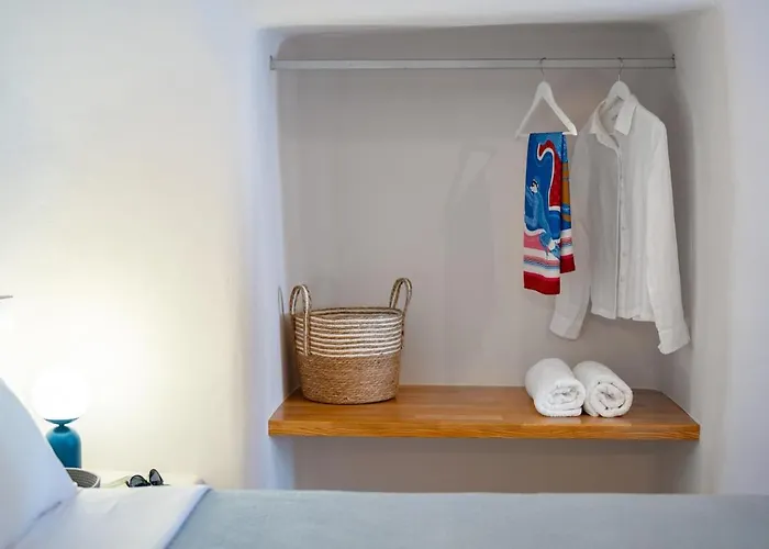 Okeanos 3, Sea & Garden View * Foinikiá