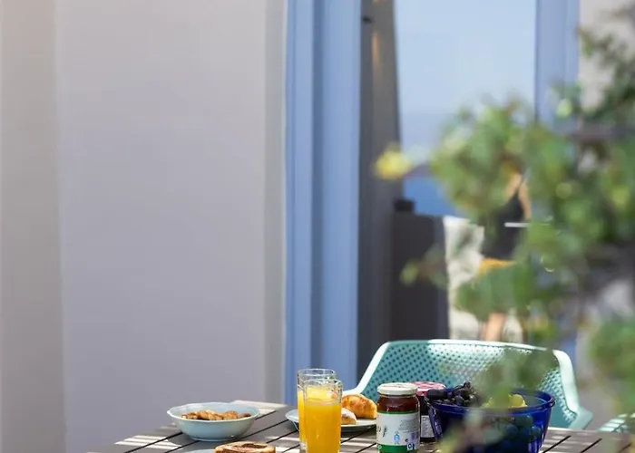 Okeanos 3, Sea & Garden View Foinikiá