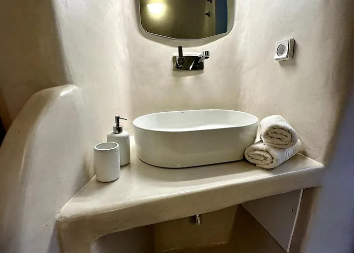 Okeanos 3, Sea & Garden View